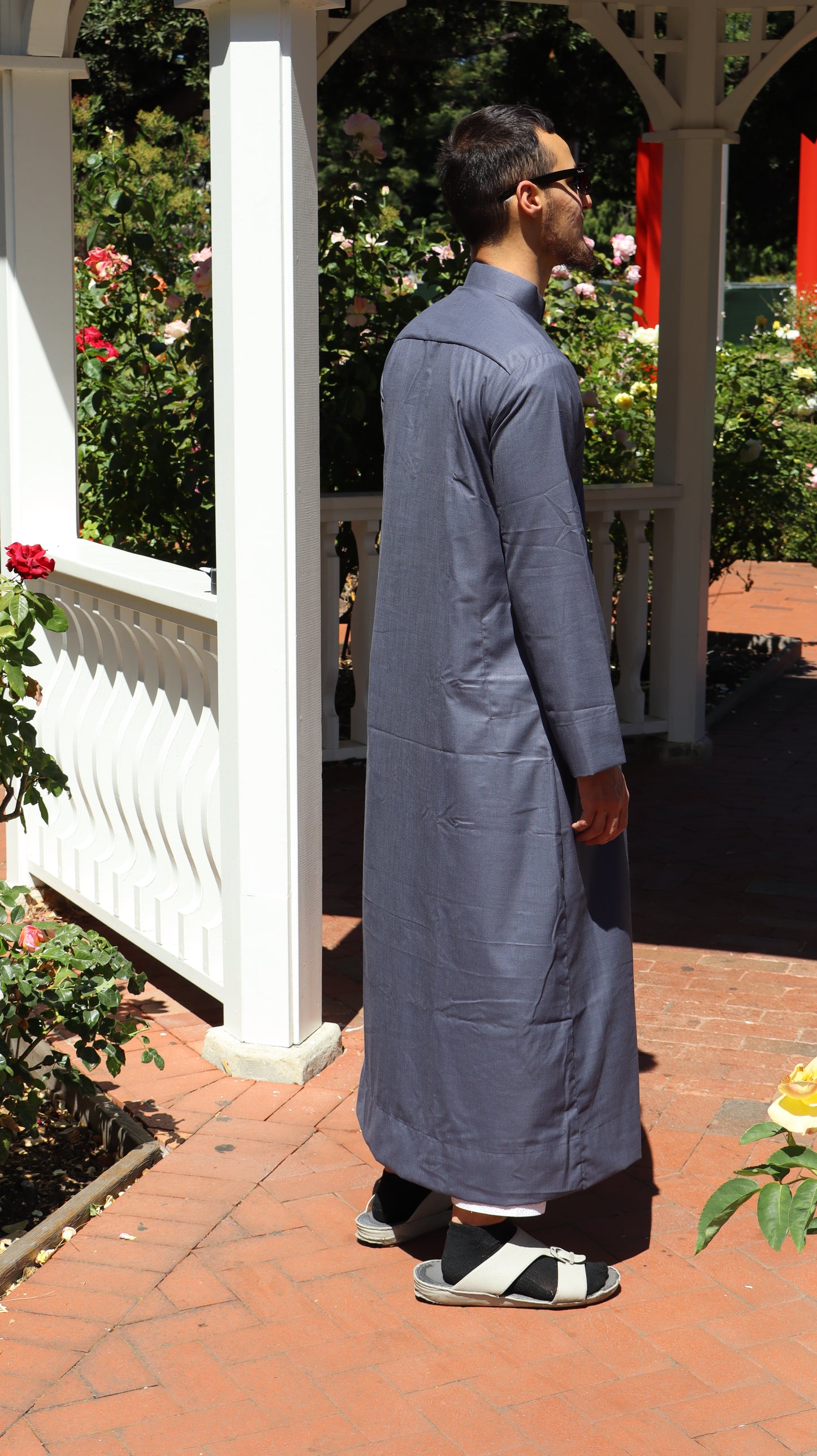 Luxury Gray Thobe for Men – Emirati-Style Jubba with Mandarin Collar | Ideal for Eid, Jumu’ah, Weddings, Events & Islamic Wear