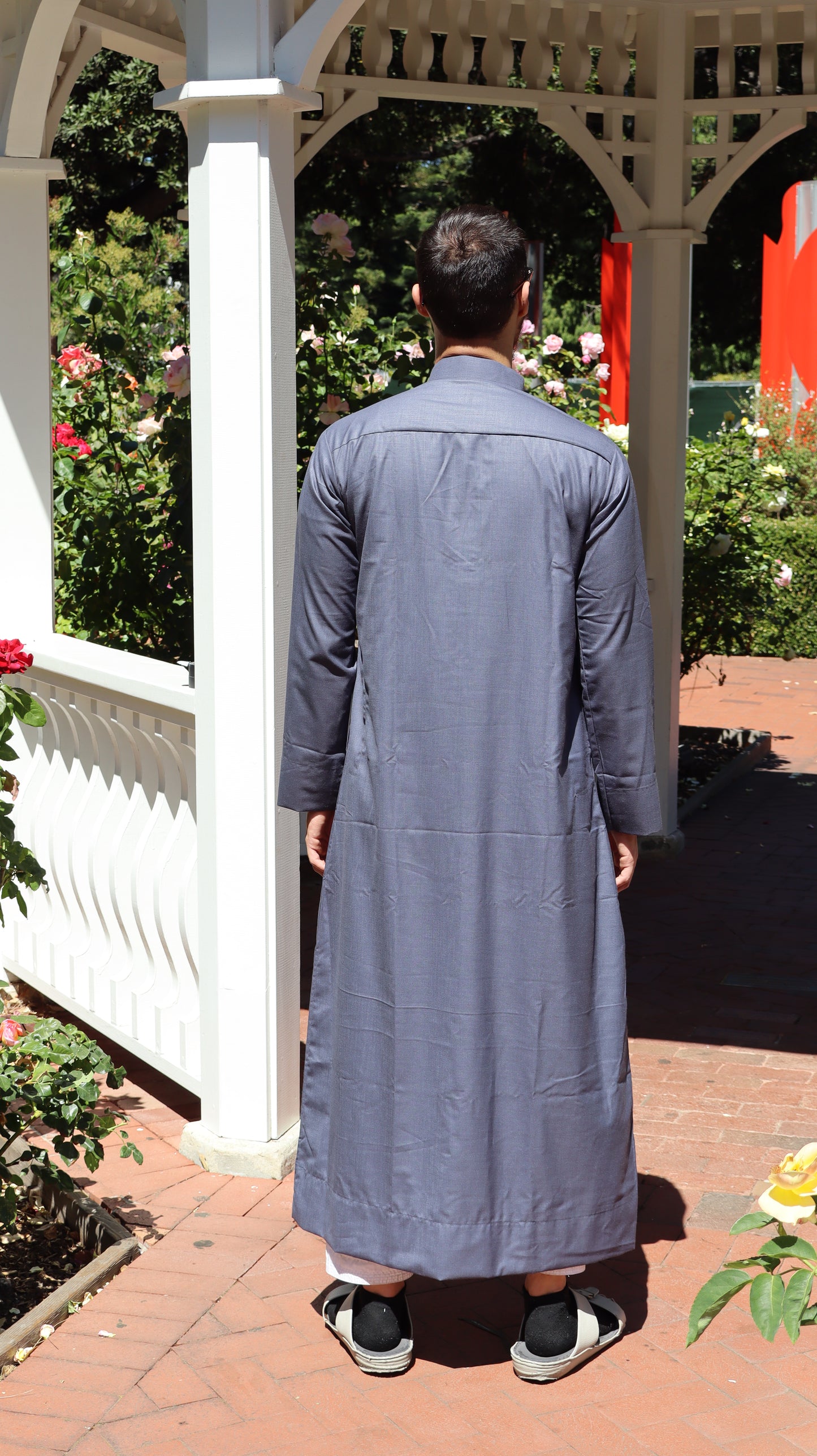 Luxury Gray Thobe for Men – Emirati-Style Jubba with Mandarin Collar | Ideal for Eid, Jumu’ah, Weddings, Events & Islamic Wear