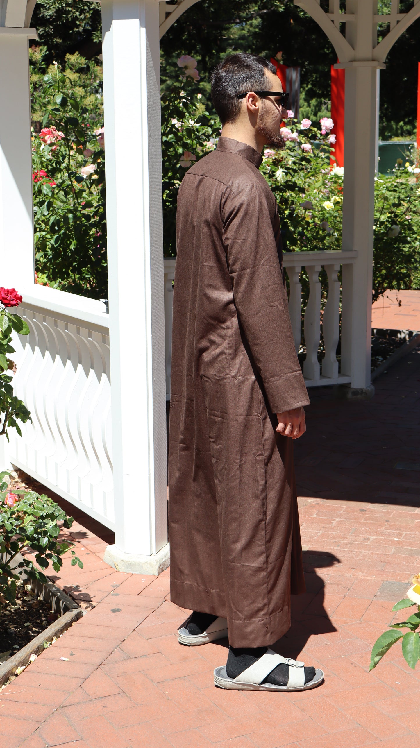 Premium Brown Thobe for Men – Emirati-Style Jubba with Mandarin Collar | Ideal for Eid, Jumu’ah, Nikah, Events & Islamic Wear