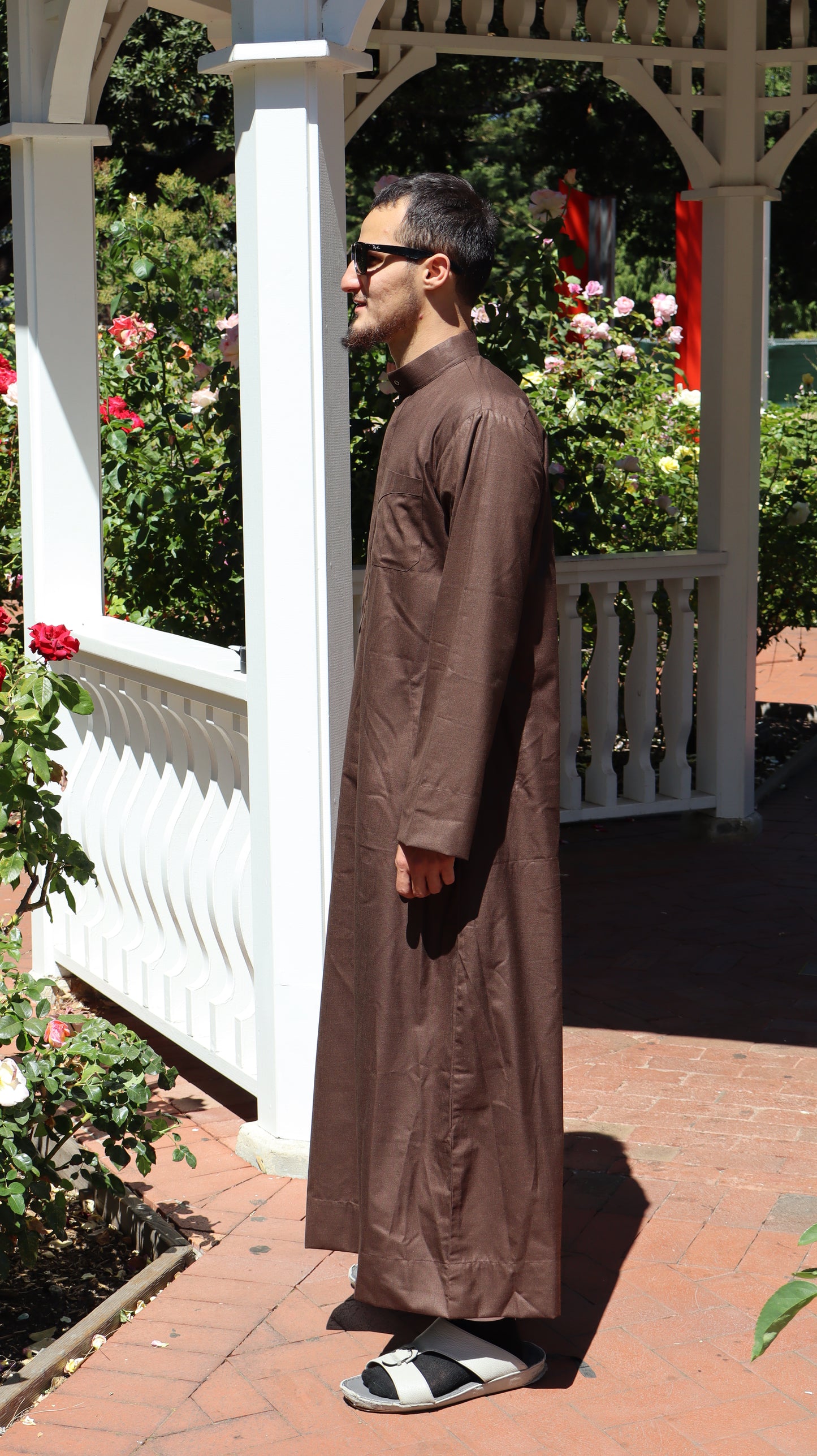 Premium Brown Thobe for Men – Emirati-Style Jubba with Mandarin Collar | Ideal for Eid, Jumu’ah, Nikah, Events & Islamic Wear